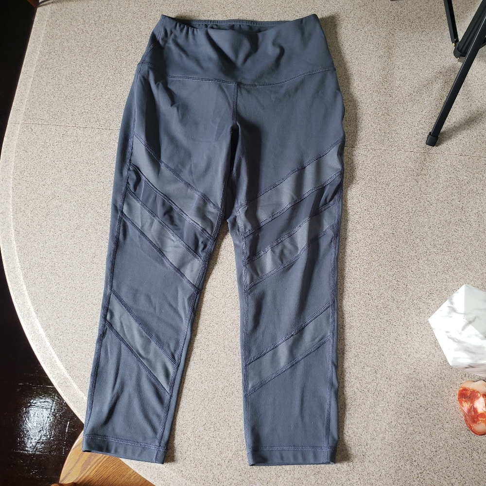 Crop yoga leggings